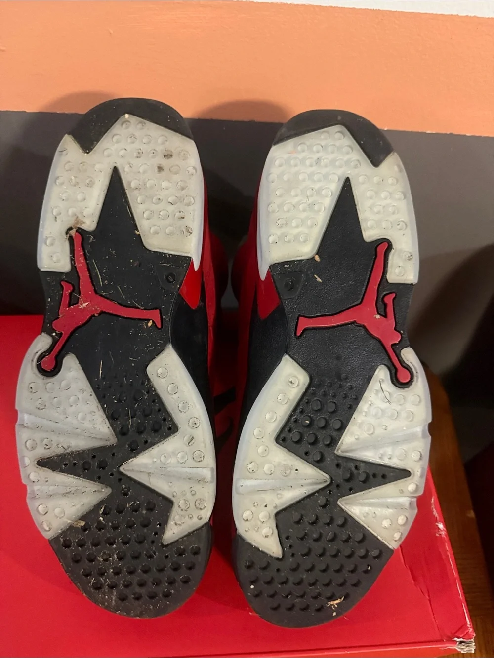 Air Jordan Retro 6 men’s shoe
